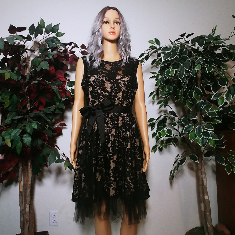 DJ-Jaz Sleeveless Lace Dress